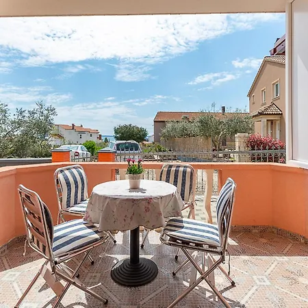 1 Bedroom In Betiga Apartment *
