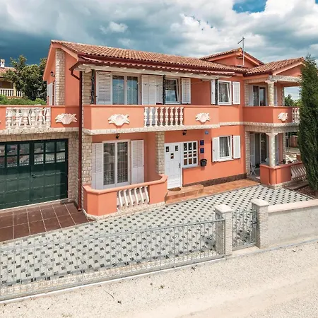 Apartment 1 Bedroom In Betiga Barbariga