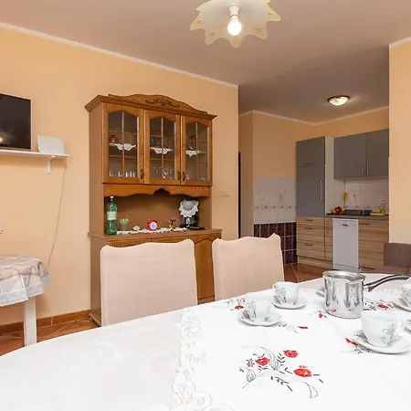 1 Bedroom In Betiga * Barbariga